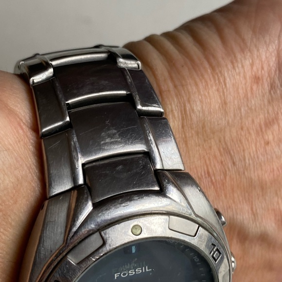 Fossil Womens Big Tic AM 3759 Silver Tone Stainless Steel Analog Wristwatch - Picture 13 of 13